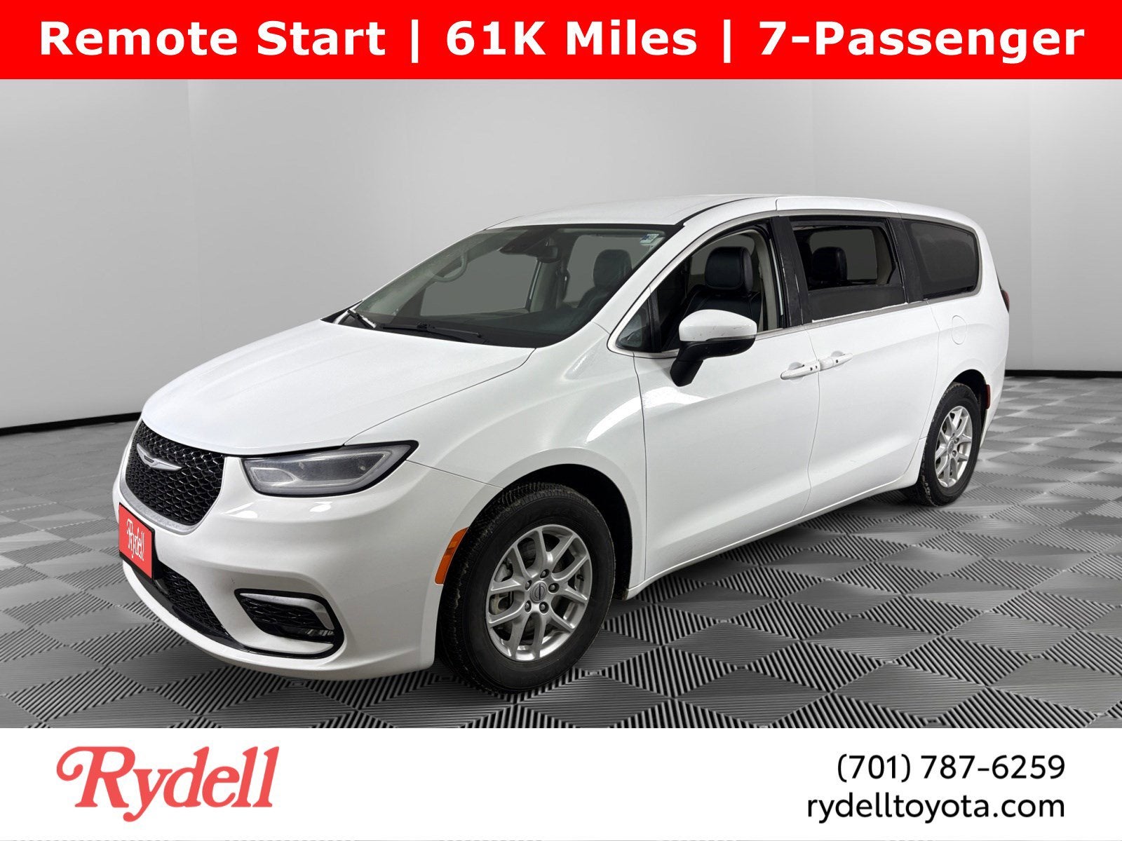 2023 Chrysler Pacifica Touring L in Bright White Clearcoat — front three-quarter view