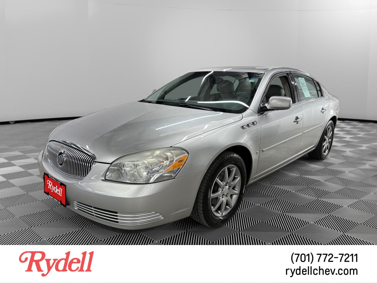 2007 Buick Lucerne V6 CXL in Platinum Metallic — front three-quarter view