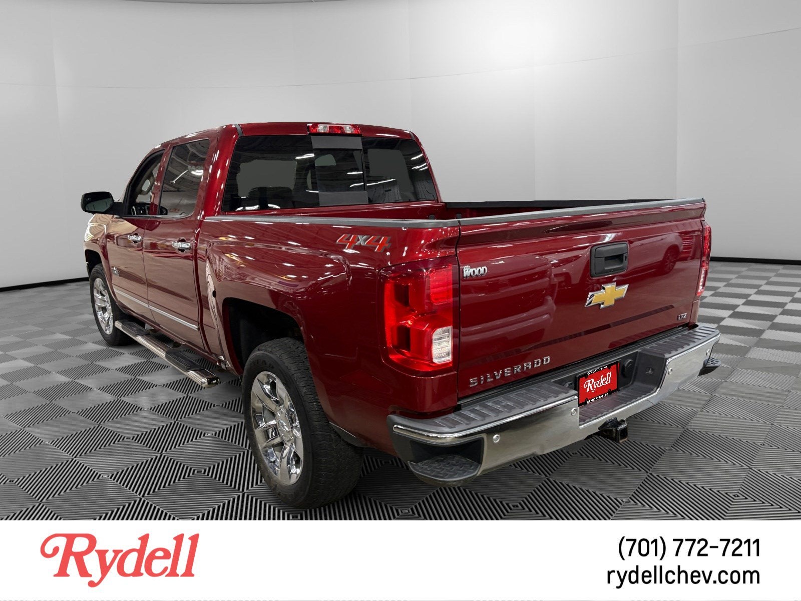 2018 Chevrolet Silverado 1500 — rear three-quarter view