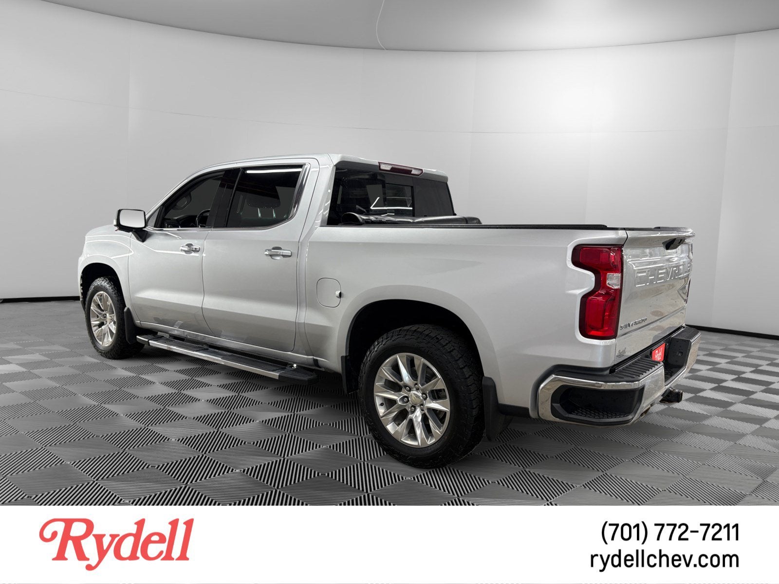 2019 Chevrolet Silverado 1500 — rear three-quarter view