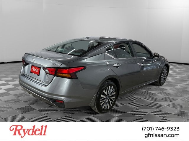 2023 Nissan Altima — detail view